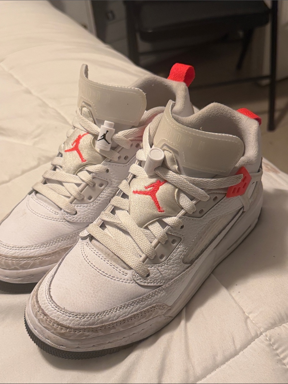 Nike Kids White and Red Jumpman Low-Top Sneakers